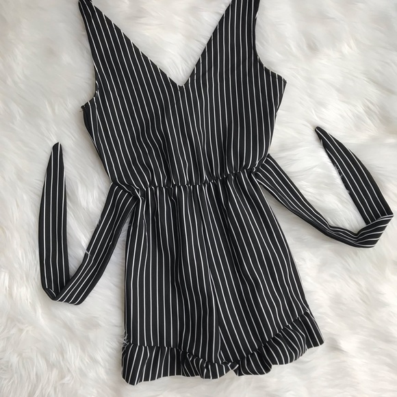 Black and White Striped Sleeveless Romper - Picture 7 of 8